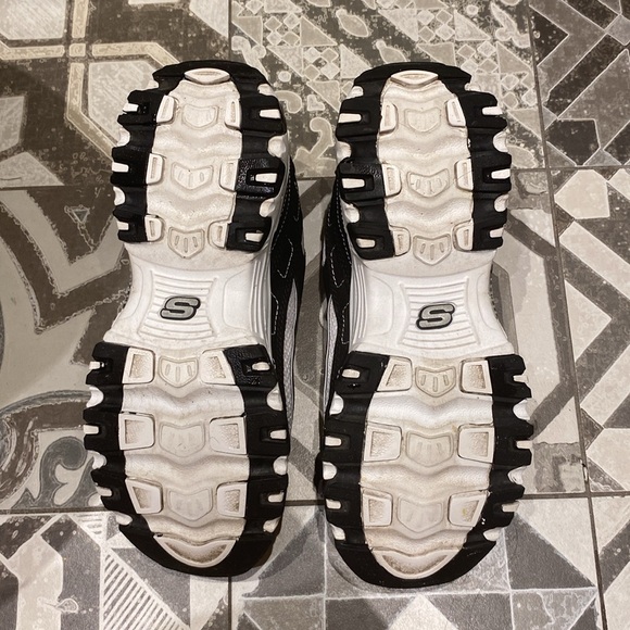 Black & white sneakers - Picture 5 of 6